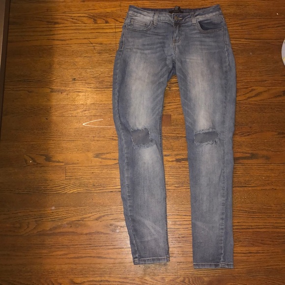 *FOREVER 21* mom/boyfriend jeans - Picture 1 of 7